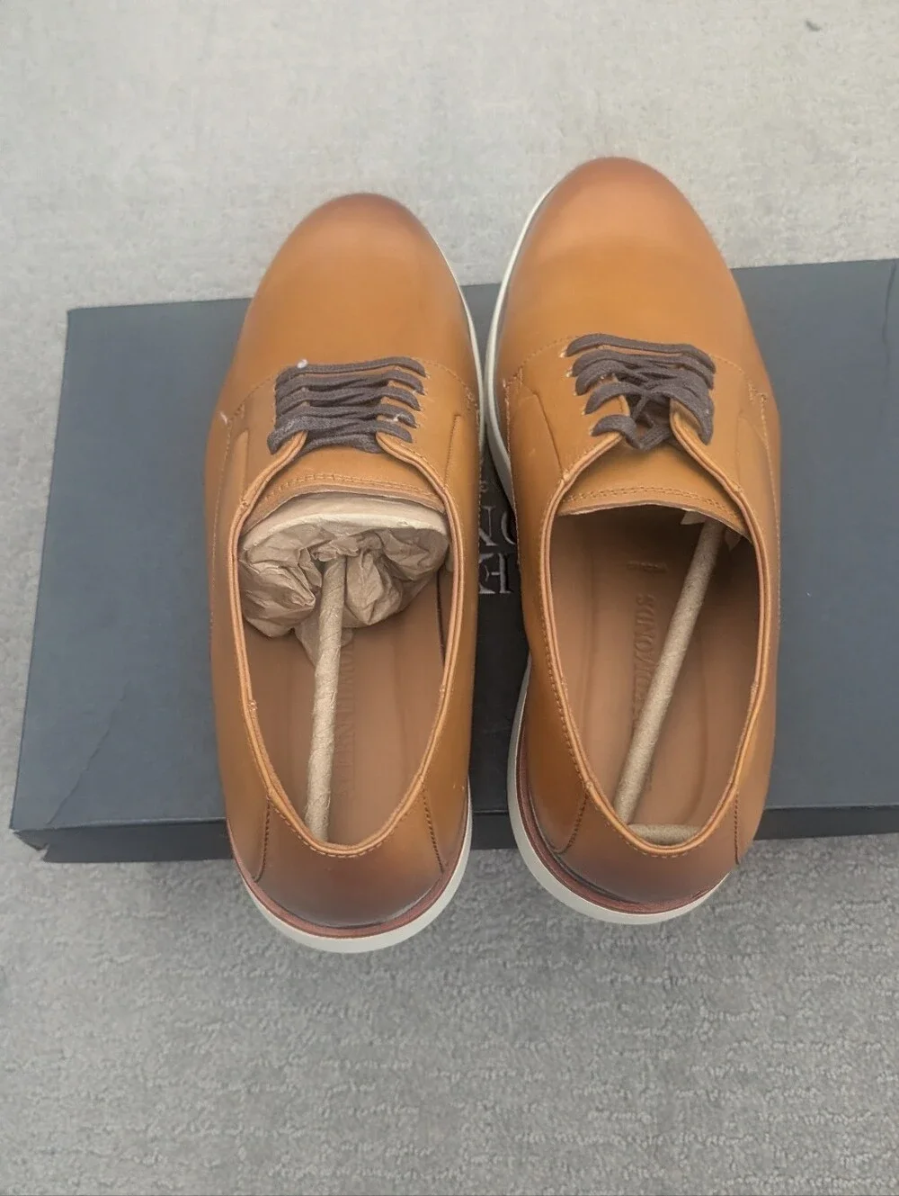 Men's Tan Leather Derby Shoes with Dark Contrast Laces